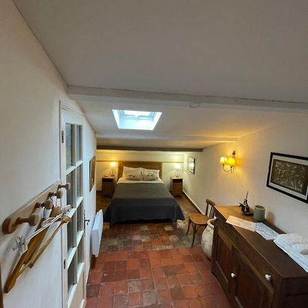 Chambres D' Hotes L'Escalo A Moutiers-Ste-Marie มูสติเยร์-แซ็งต์-มารี ภายนอก รูปภาพ