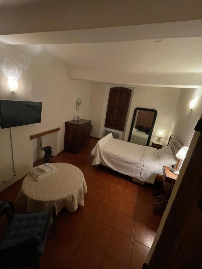 Chambres D' Hotes L'Escalo A Moutiers-Ste-Marie มูสติเยร์-แซ็งต์-มารี ภายนอก รูปภาพ