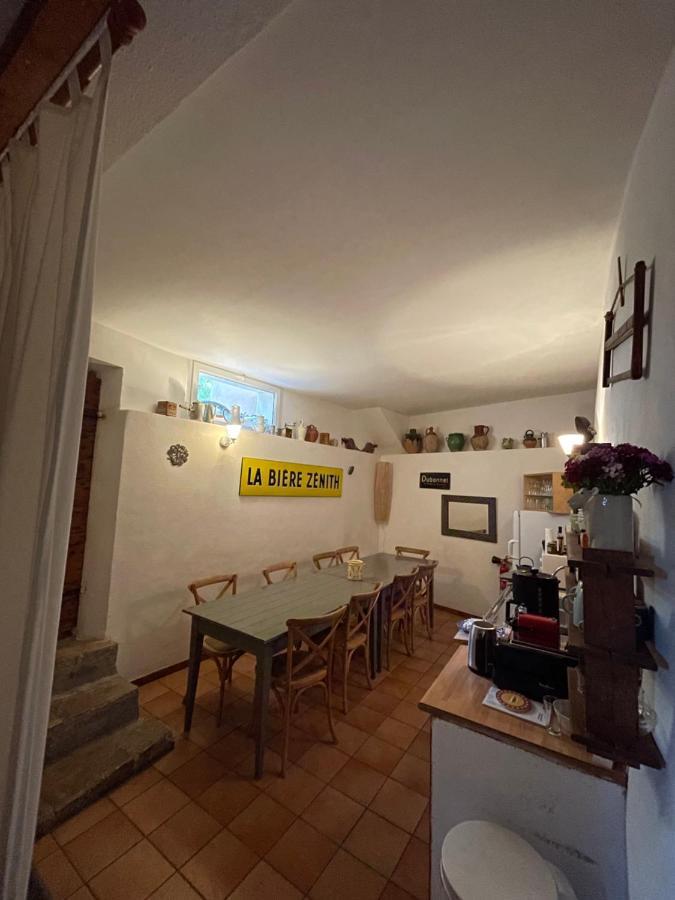 Chambres D' Hotes L'Escalo A Moutiers-Ste-Marie มูสติเยร์-แซ็งต์-มารี ภายนอก รูปภาพ