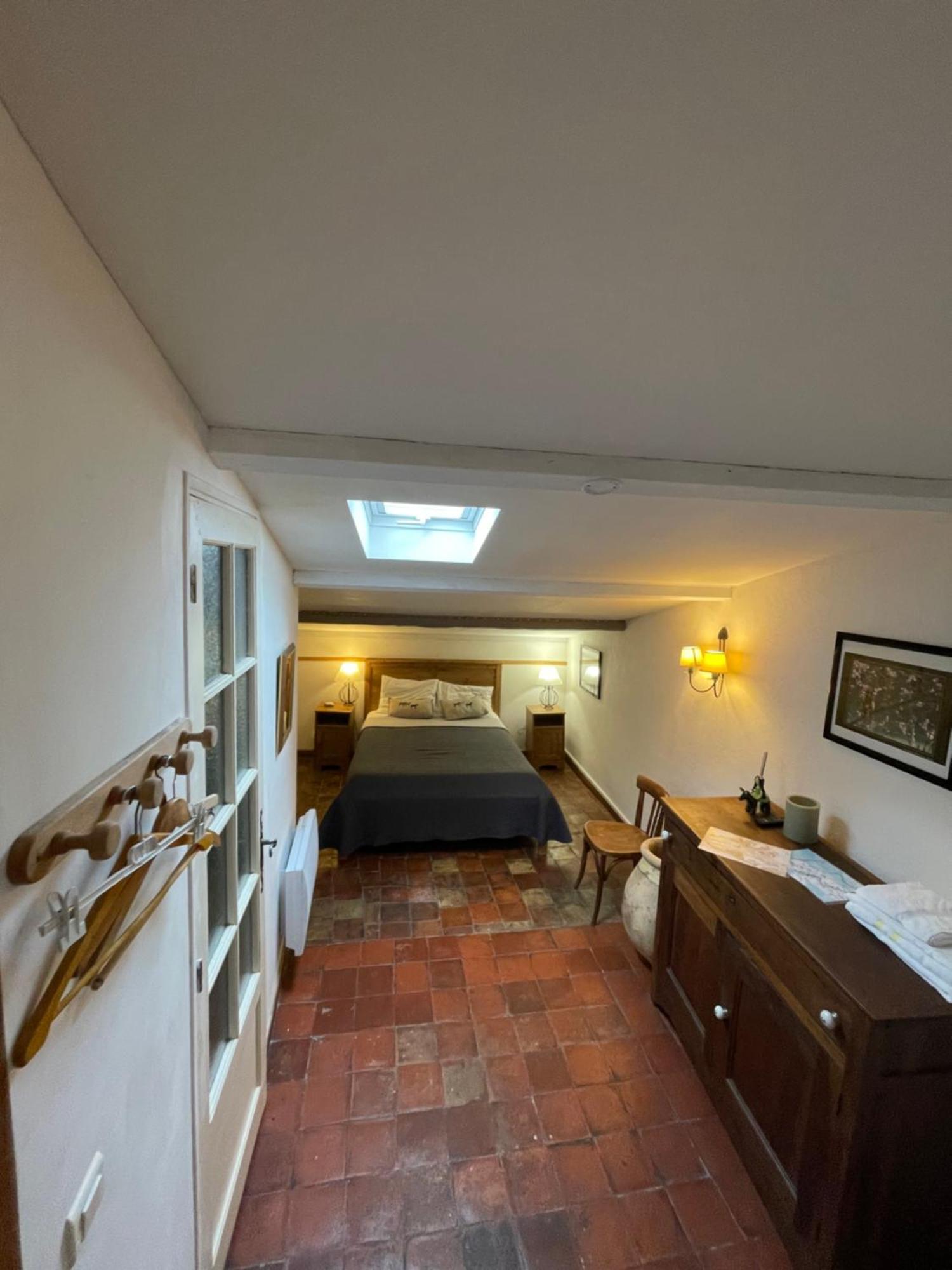 Chambres D' Hotes L'Escalo A Moutiers-Ste-Marie มูสติเยร์-แซ็งต์-มารี ภายนอก รูปภาพ